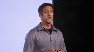 Konec éry Tima Cooka. Apple od září povede John Ternus s vizí zaměřenou na hardware Konec éry Tima Cooka. Apple od září povede John Ternus s vizí zaměřenou na hardware