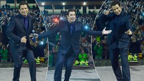 John Travolta se při uvedení Pomády pořádně roztančil