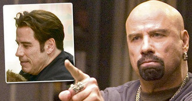 Travolta si oholil vlasy a jeho ženu to vzrušuje