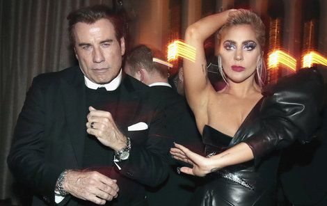 Travolta a Lady Gaga to na afterparty rozjeli.