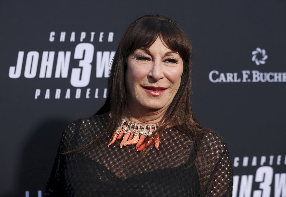 Anjelica Huston na premiéře snímku John Wick 3 v Los Angeles.