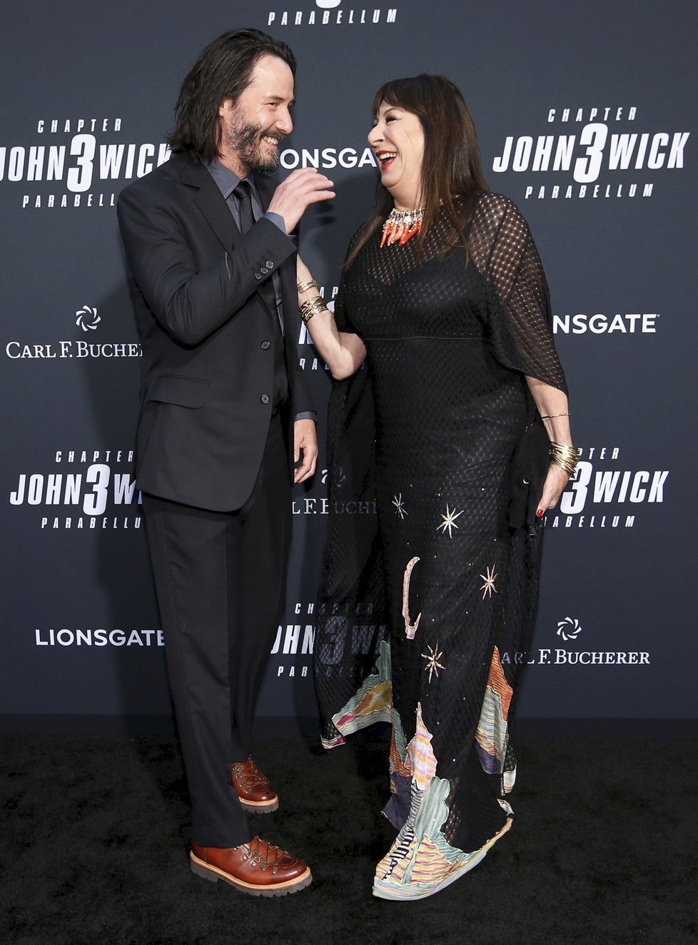 Keanu Reeves a Anjelica Huston na premiéře snímku John Wick 3 v Los Angeles.