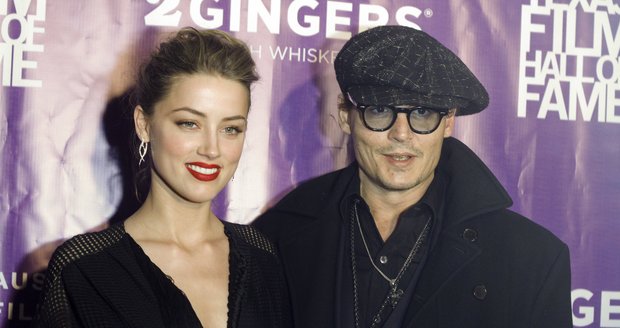 Johnny Depp se s Amber Heard seznámil v roce 2011.