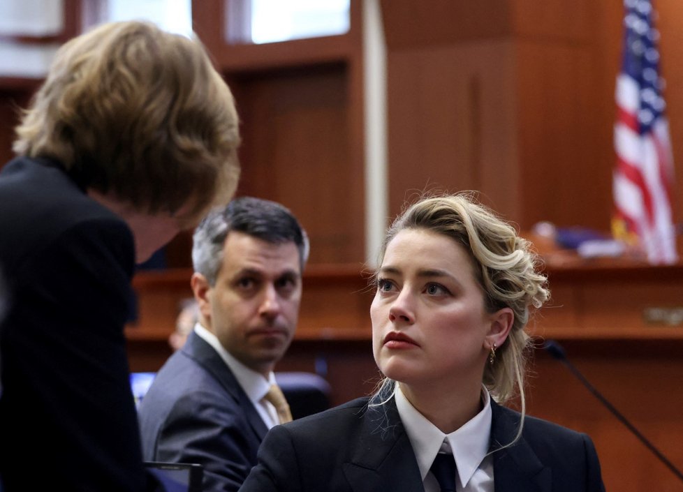 Soud mezi Johnnym Deppem a Amber Heardovou