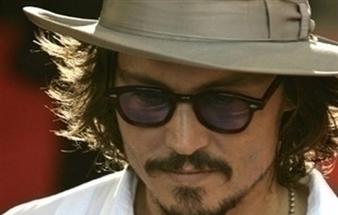 Johnny Depp: Na čtvrtých Pirátech extrémně zbohatnu