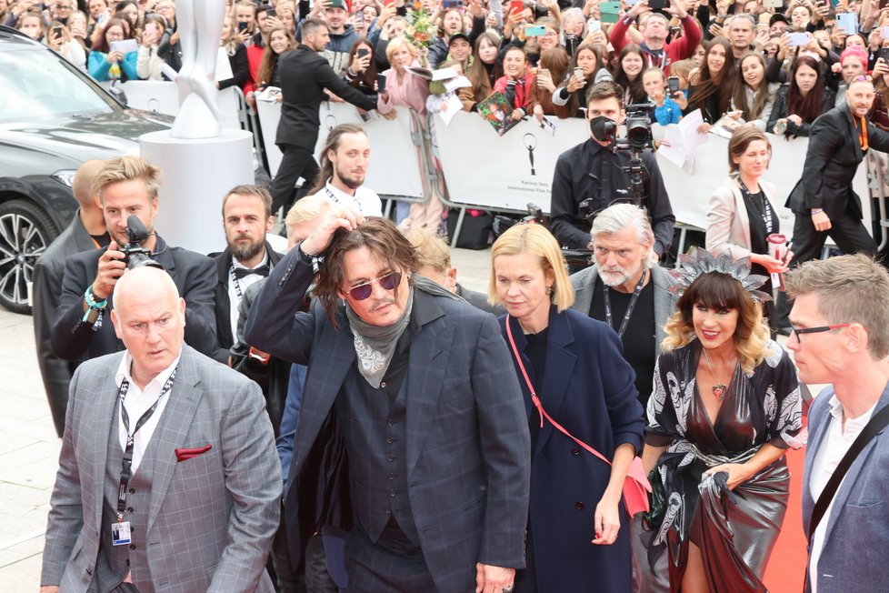 Johnny Depp ve Varech na červeném koberci