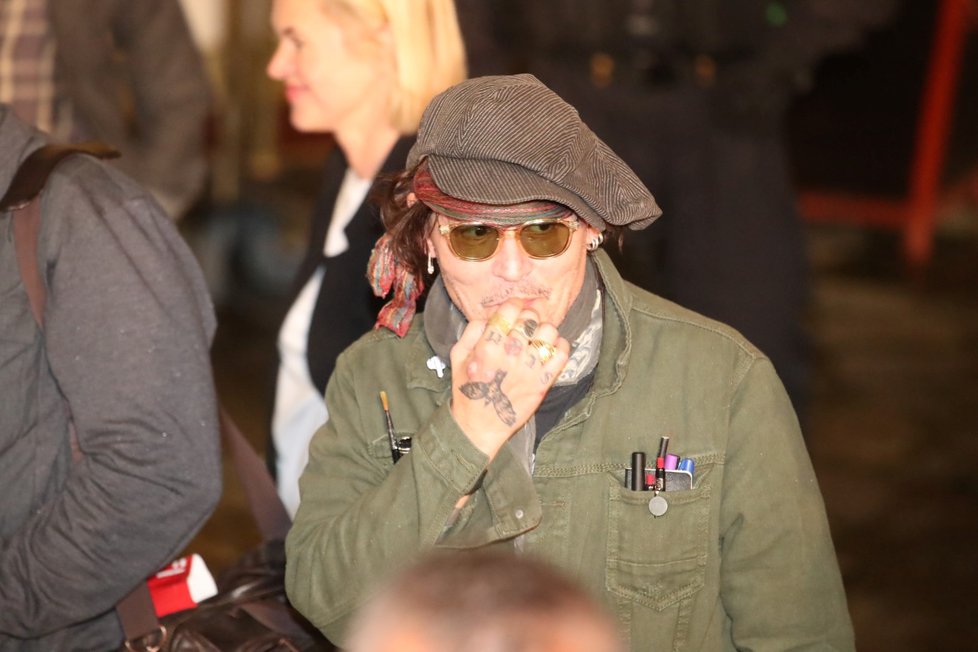 Johnny Depp přiletěl do Karlových Varů.
