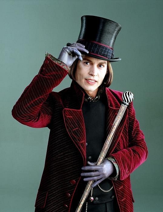 Johnny Depp jako Willy Wonka, majitel továrny na čokoládu