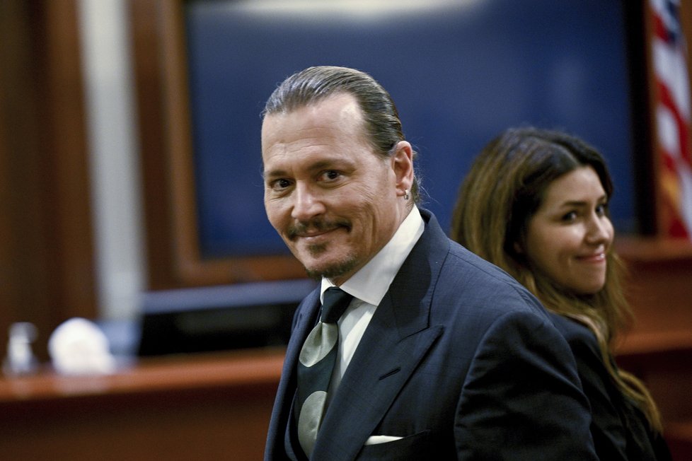 Johnny Depp údajně tvoří pár se svojí právničkou.
