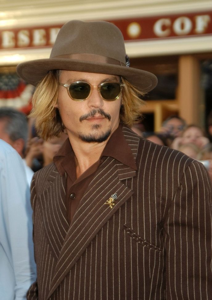 Johnny Depp na premiéře Pirátů z Karibiku: Prokletí Černé perly (2003)