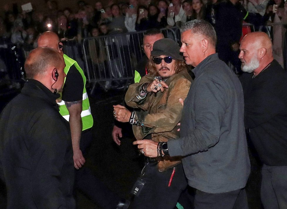 Depp vyrazil na hudební turné