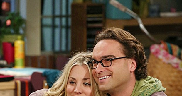 Johnny Galecki a Kaley Cuoco jako Leonard a Penny