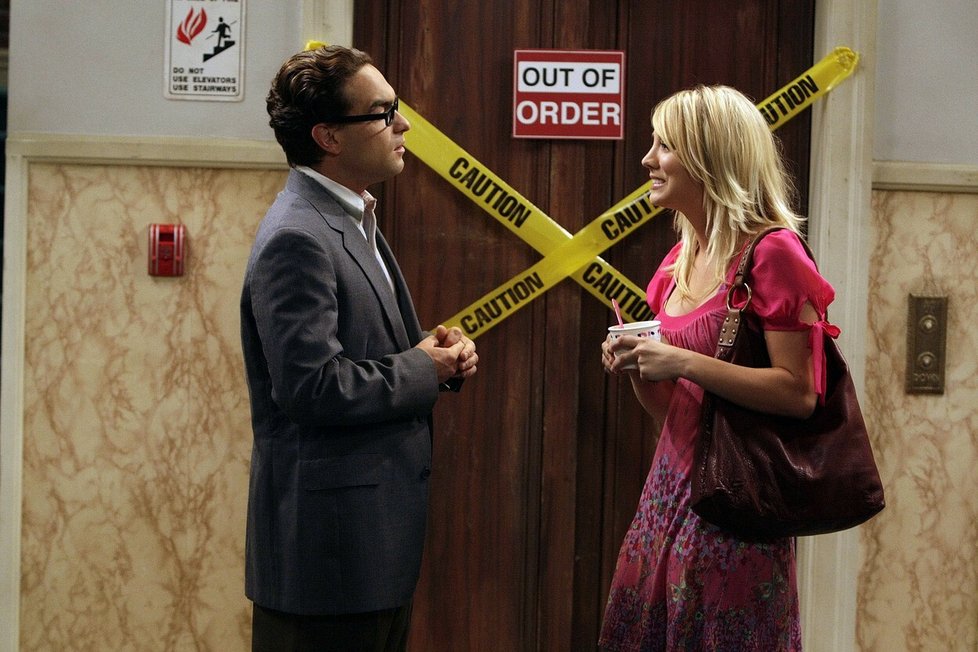 Johnny Galecki a Kaley Cuoco jako Leonard a Penny