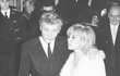 1964 Se Sylvií Vartan na premiéře dokumentu Idolové.