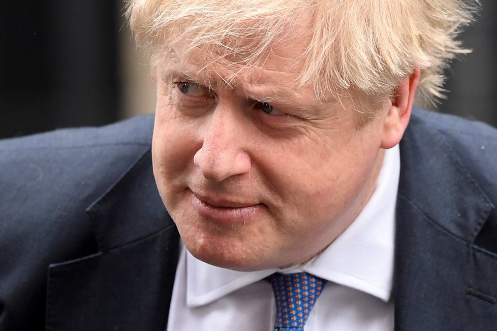 Britský premiér Boris Johnson v Downing Street