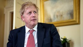 Britský ministerský předseda Boris Johnson po návratu z nemocnice, kde se léčil z onemocnění koronavirem