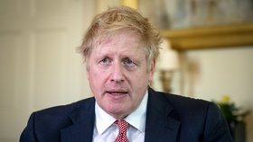 Britský ministerský předseda Boris Johnson po návratu z nemocnice, kde se léčil z onemocnění koronavirem