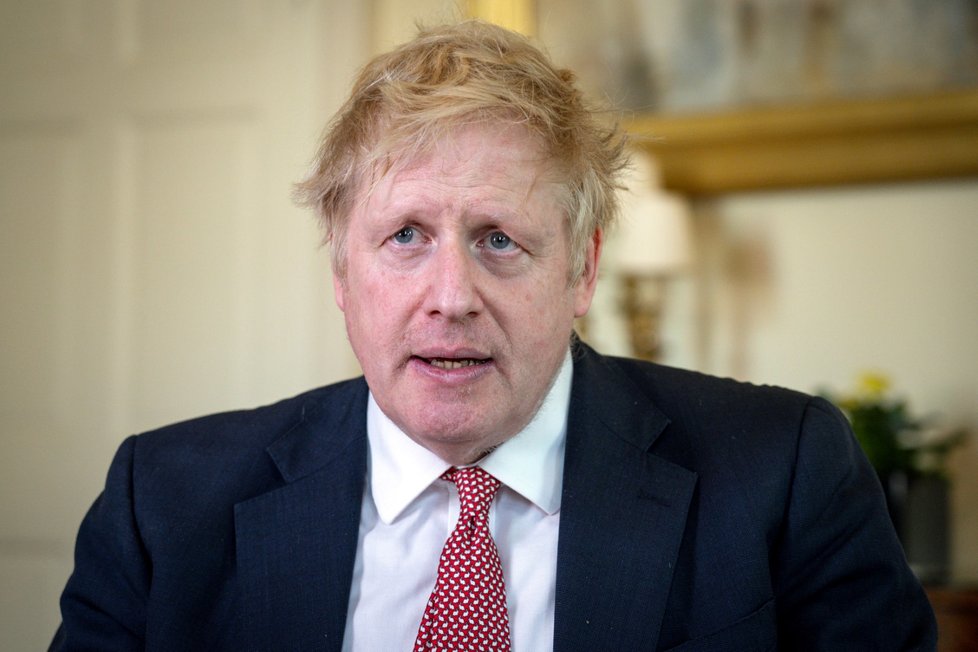 Britský ministerský předseda Boris Johnson po návratu z nemocnice, kde se léčil z onemocnění koronavirem