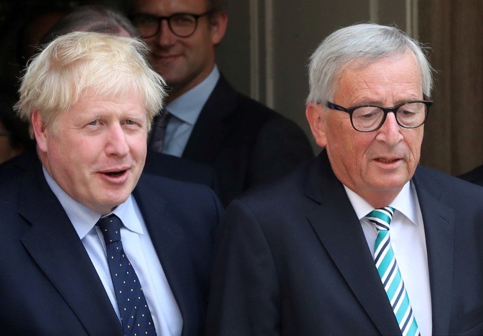 Britský premiér Boris Johnson a předseda Evropské komise Jean-Claude Juncker