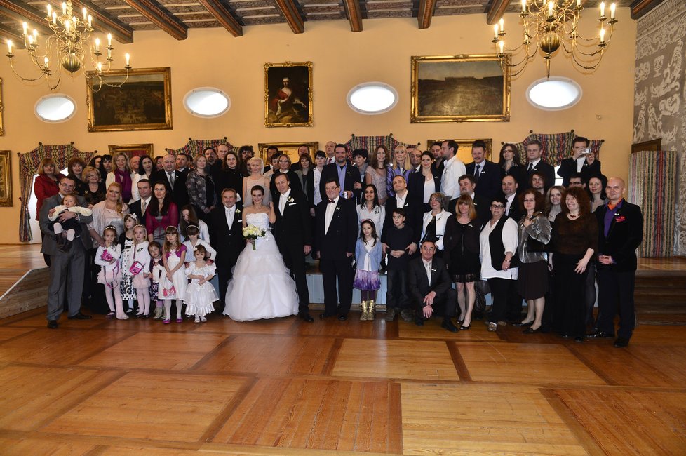 Jolana Smyčková plánovala původně 25 svatebních hostů. Jak je vidět, nevyšlo to a nakonec pozvala 80 hostů.