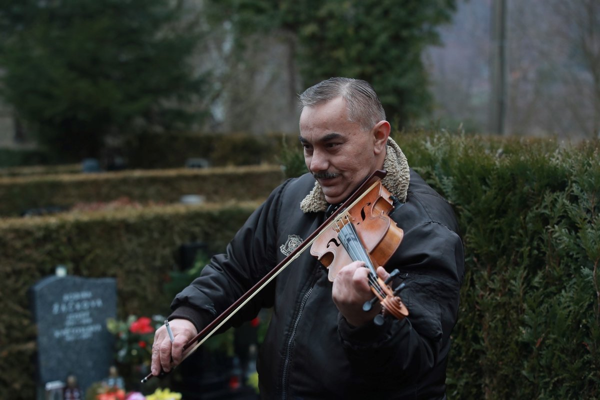 Pohřeb kartářky a věštkyně Jolandy