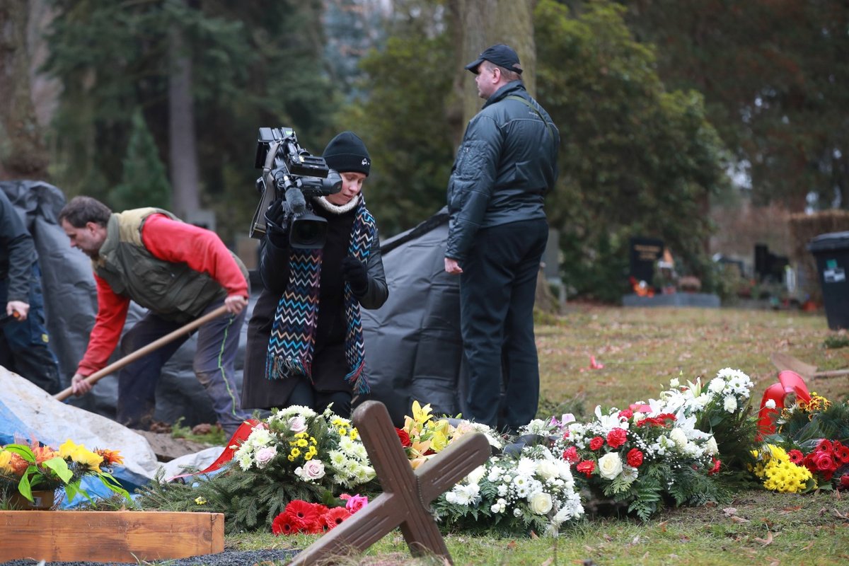 Pohřeb kartářky a věštkyně Jolandy