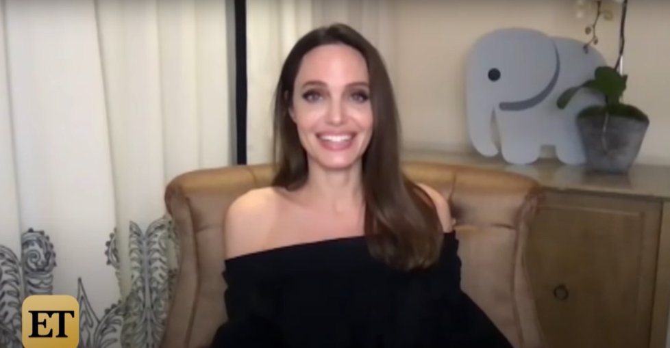 Angelina Jolie změnila vizáž a po dlouhé době se ukázala veřejnosti.