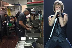 Z rockera Jona Bon Joviho je pomocná síla v kuchyni.