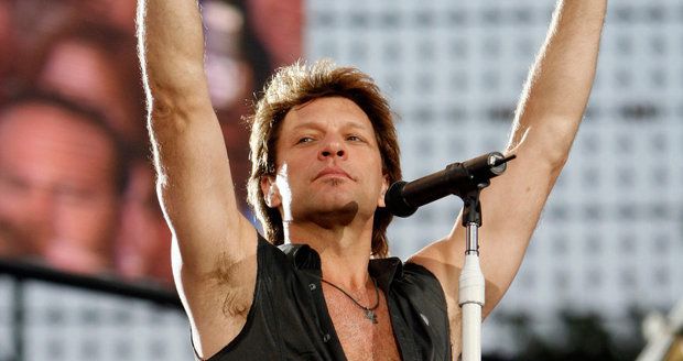 Jon Bon Jovi po dvaceti letech zazpívá znovu v Praze.