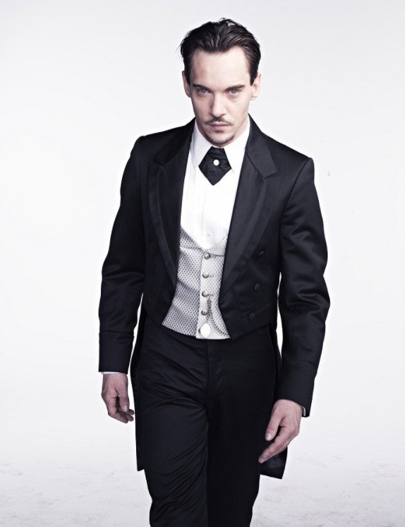 Jonathan Rhys Meyers v seriálu Drákula