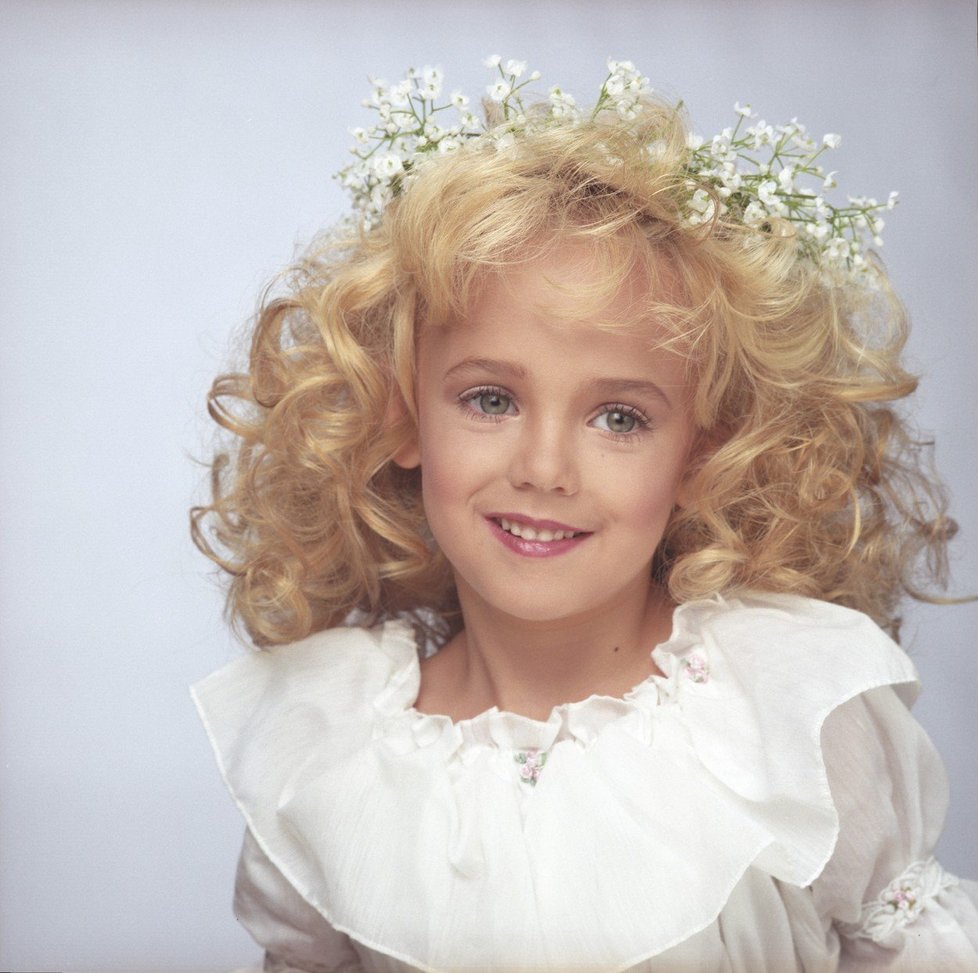 Dětská miss JonBenét Ramsey byla zavražděna v šesti letech.