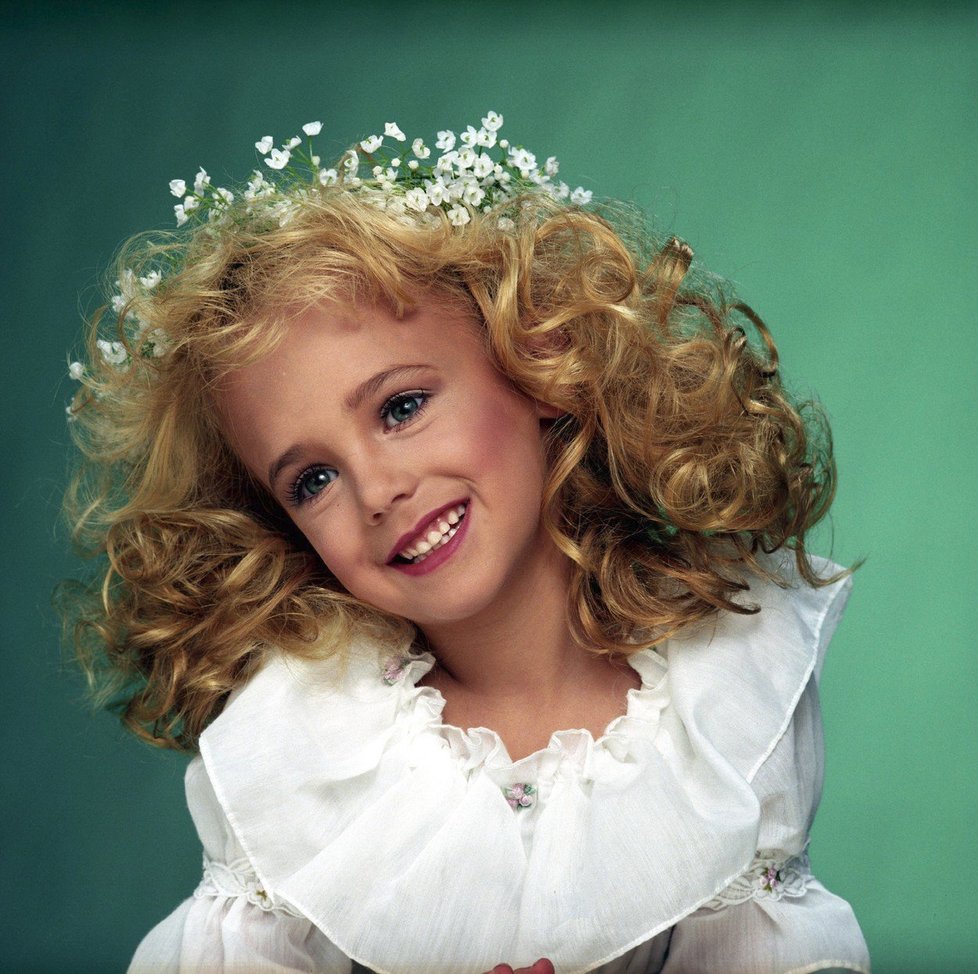 Dětská miss JonBenét Ramsey byla zavražděna v šesti letech.