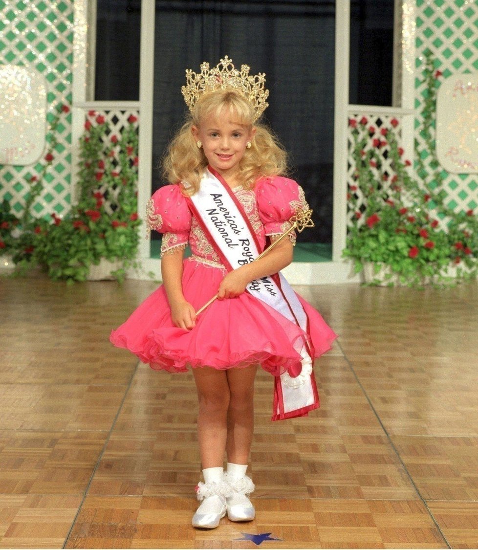 Dětská miss JonBenét Ramsey byla zavražděna v šesti letech.