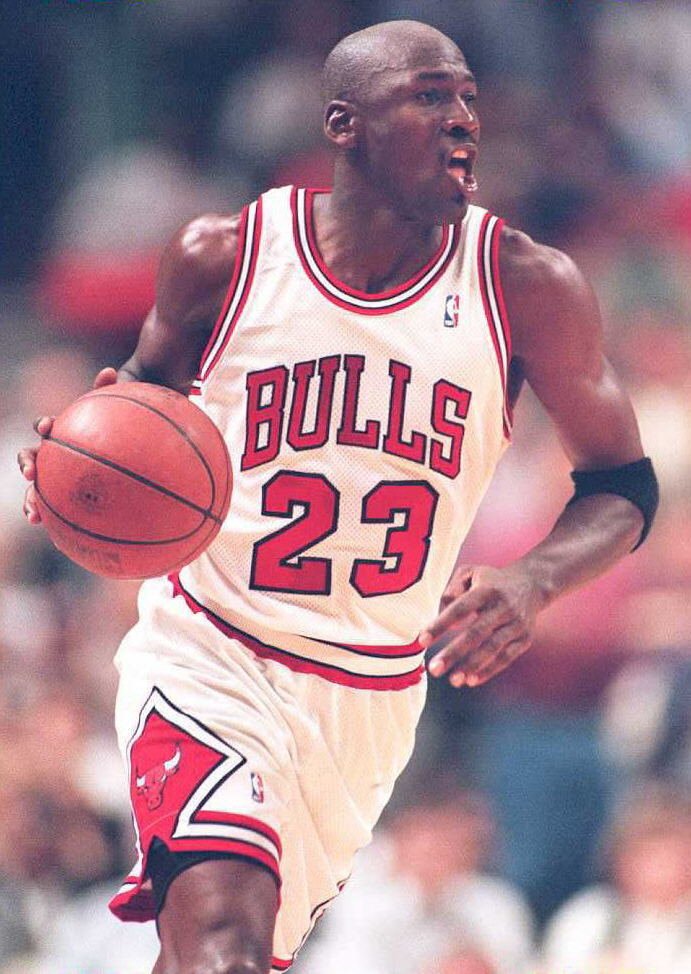 Slavný basketbalista Michael Jordan v dresu Bulls svých nejlepších letech