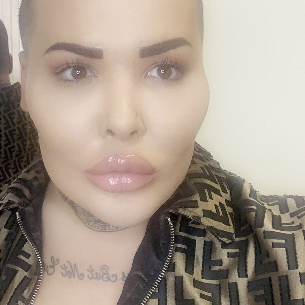 Jordan James Parke prodělal přes 50 plastických operací v touze vypadat jako Kim Kardashianová