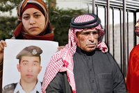 Upálili jim v kleci syna: Matka pilota se zhroutila, otec žádá vyhlazení džihádistů!