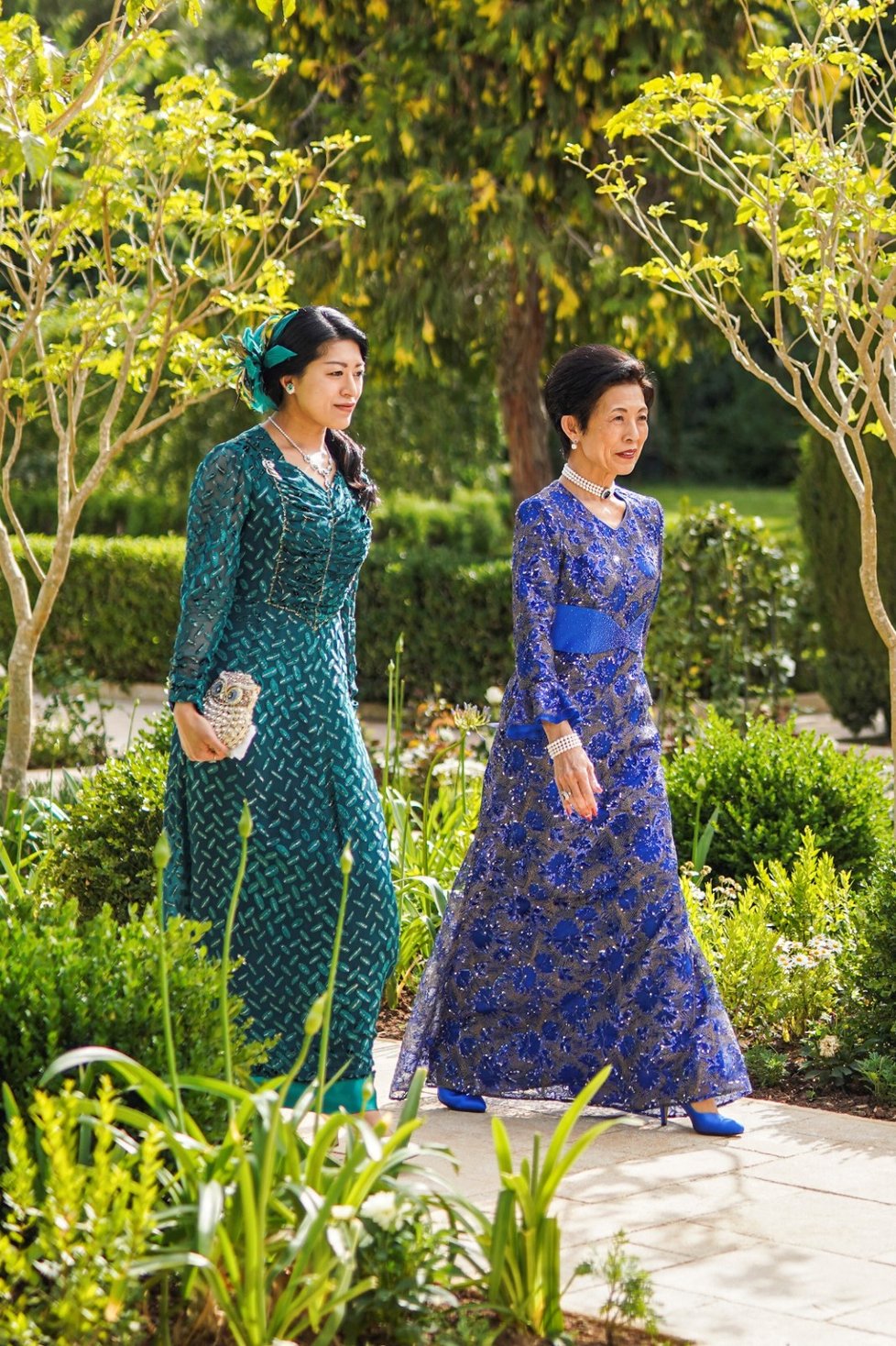 Japonské princezny Cuguko a její matka Hisako na jordánské královské svatbě (1. 6. 2023)