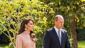 Britský následník Will a Catherine na jordánské královské svatbě (1. 6. 2023).