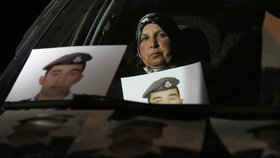 Podle rodinného přítele puklo matce popraveného jordánského pilota srdce žalem.