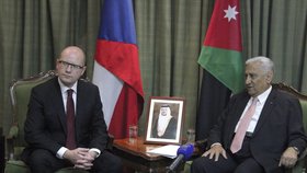 Premiér Bohuslav Sobotka při setkání s jordánským premiérem Abdalláhem Ansúrem