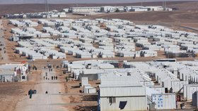 Jordánský uprchlický tábor Azraq: Tady pomáhá i Česko.