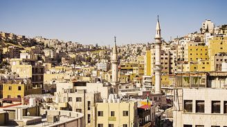 Příběhy z pouštní monarchie: Do Jordánska za památkami, beduíny i palestinskými uprchlíky Příběhy z pouštní monarchie: Do Jordánska za památkami, beduíny i palestinskými uprchlíky