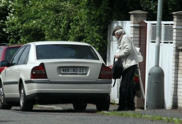 7. června 2013 18 °C. Teplota lehce pod dvacítkou, nechybí oblíbená bunda.