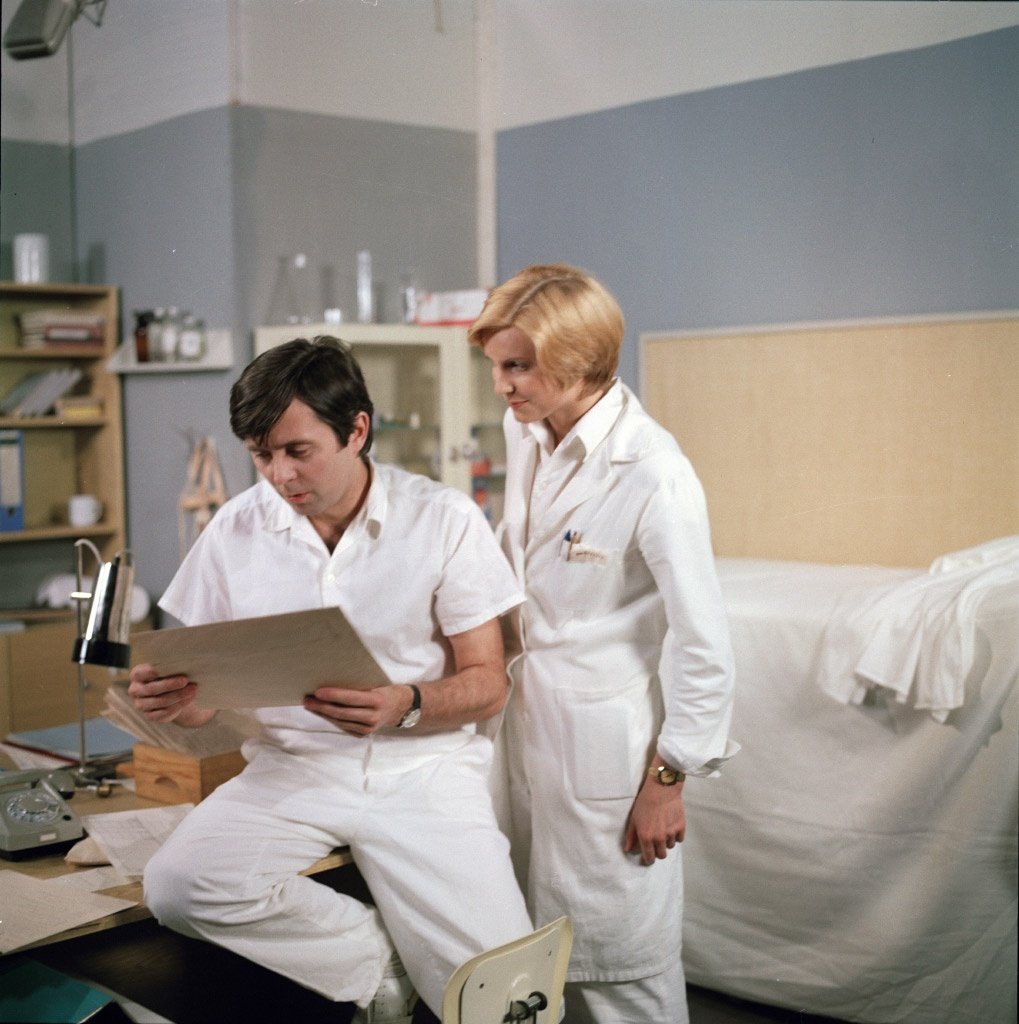 1977 Nemocnice na kraji města S Eliškou Balzerovou v právě reprízovaném seriálu.