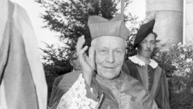 Pražský arcibiskup, primas český a kardinál Josef Beran