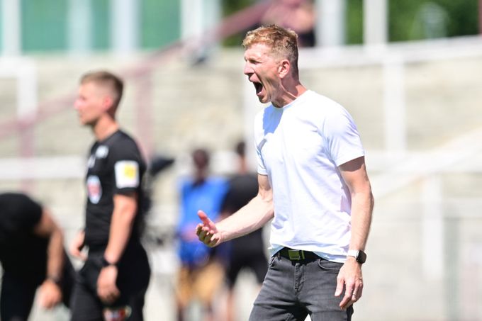 Dvorník splnil cíl: Vlastní góly jsou jedno, radost mi nezkazíte. Majitel to zvládl s grácií Dvorník splnil cíl: Vlastní góly jsou jedno, radost mi nezkazíte. Majitel to zvládl s grácií