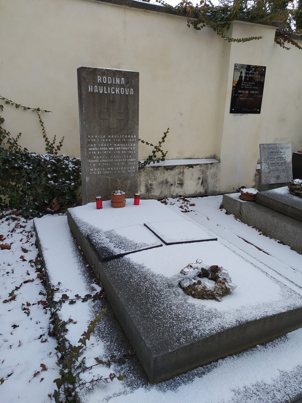 Architekt žižkovského Domu Radost je pohřbený na hřbitově v Bubenči.
