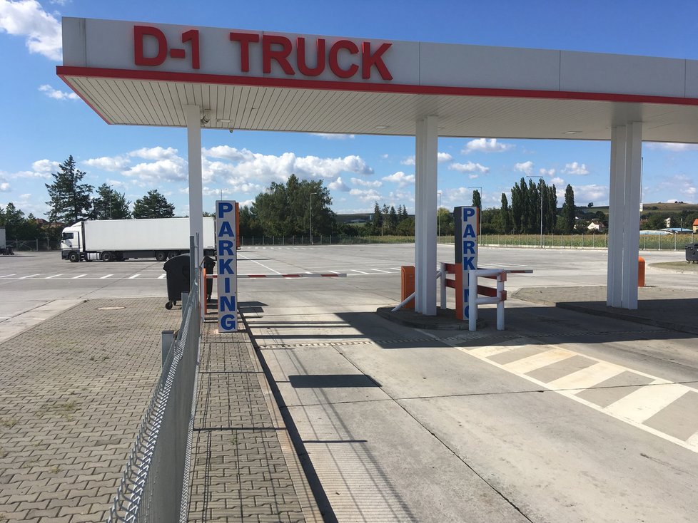 Josef Jereš postavil u Ostrovačic obří Truckcentrum pro řidiče kamionů, jediné svého druhu v Česku.
