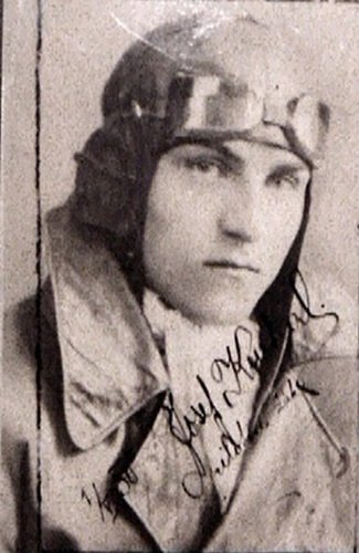 Český stíhací pilot a hrdina bitvy o Británii plukovník Josef Koukal.