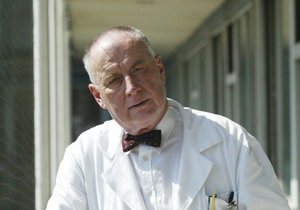 Profesor Josef Koutecký na archivním snímku.